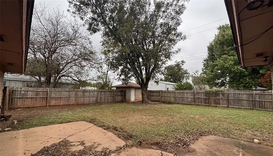105 S County Line Road, Verden, OK 73092 - #2