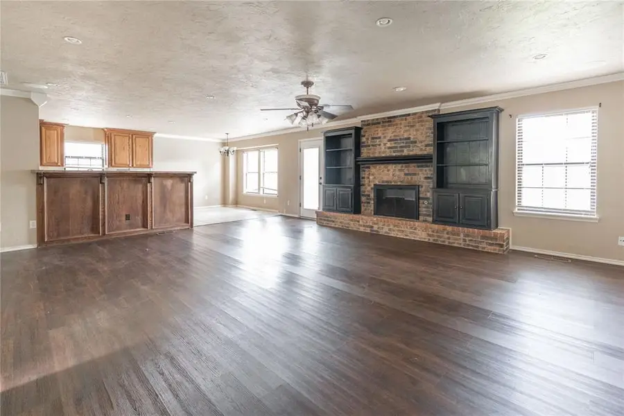 1521 NE 2nd Street, Moore, OK 73160 - #3