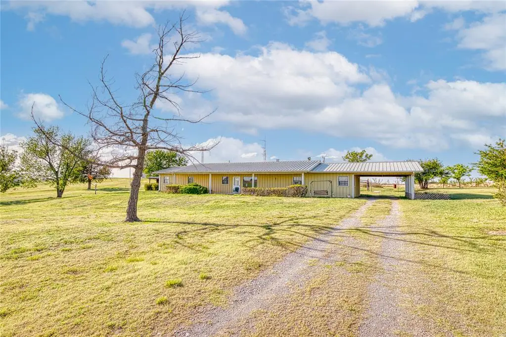 21281 E 987 Road, Foss, OK 73647 - #1