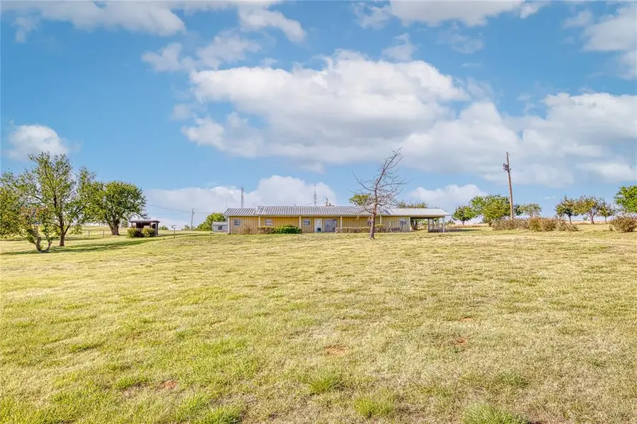 21281 E 987 Road, Foss, OK 73647 - #3