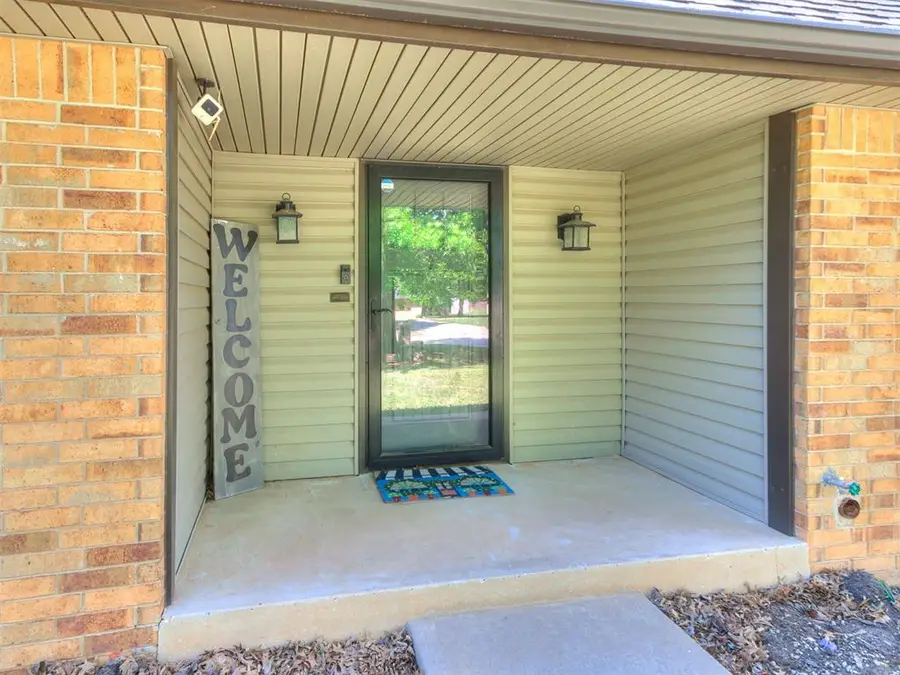 609 N Centennial Way, Mustang, OK 73064 - #2