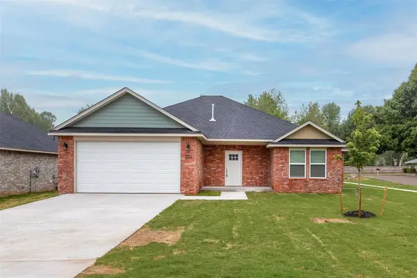 204 E Abbot Lane, Mustang, OK 73064