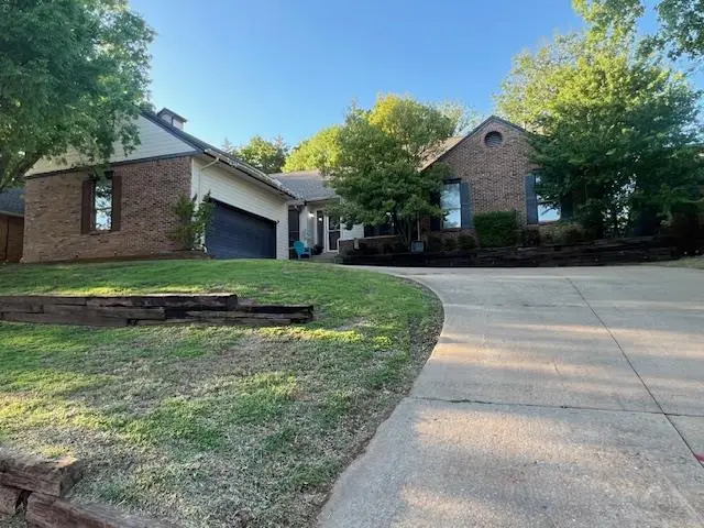 2301 Woodford Way, Edmond, OK 73034 - #2