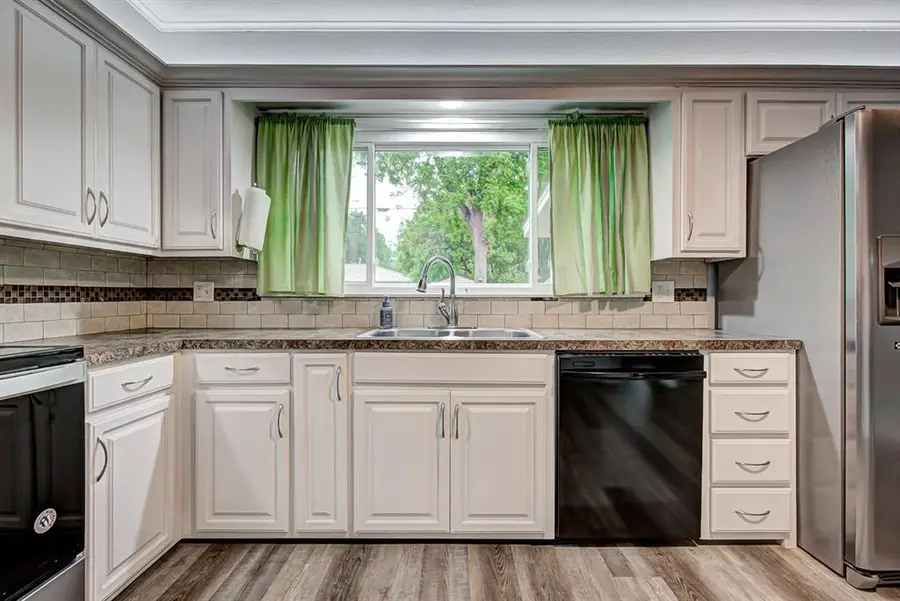 1401 S Johnson Street, Enid, OK 73703 - #2