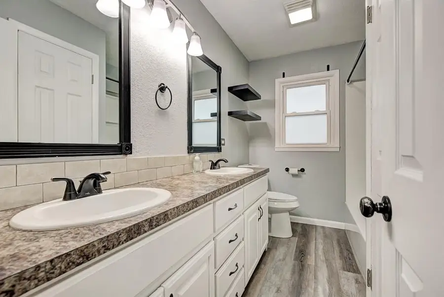 1401 S Johnson Street, Enid, OK 73703 - #3