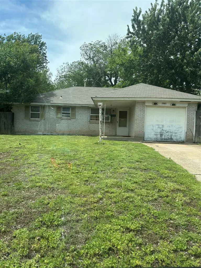 3905 Parkwoods Lane, Midwest City, OK 73110 - #2