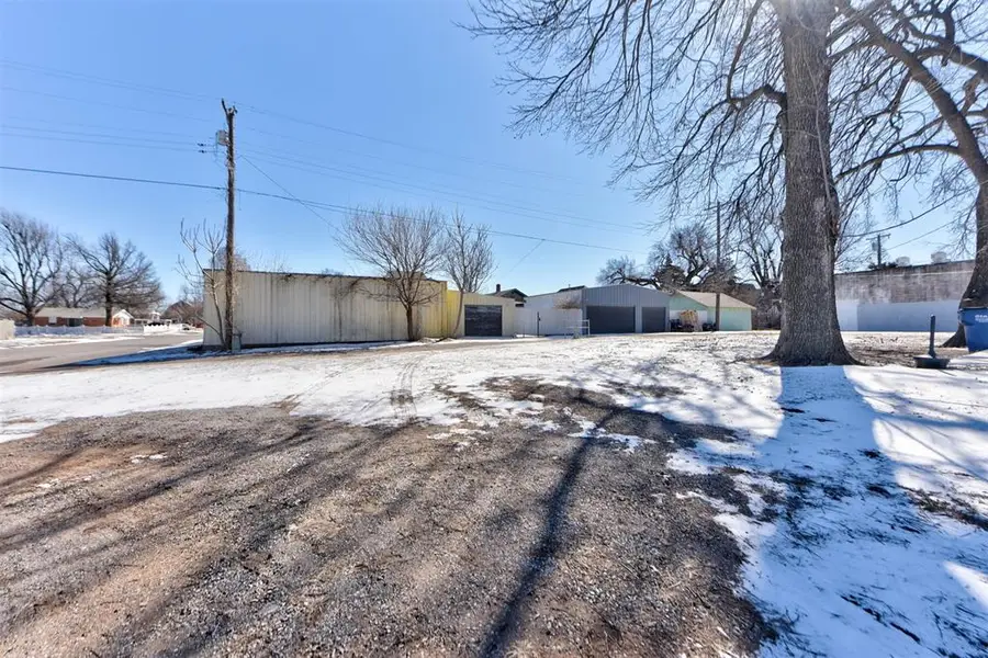 320 N Choctaw Avenue, El Reno, OK 73036 - #3