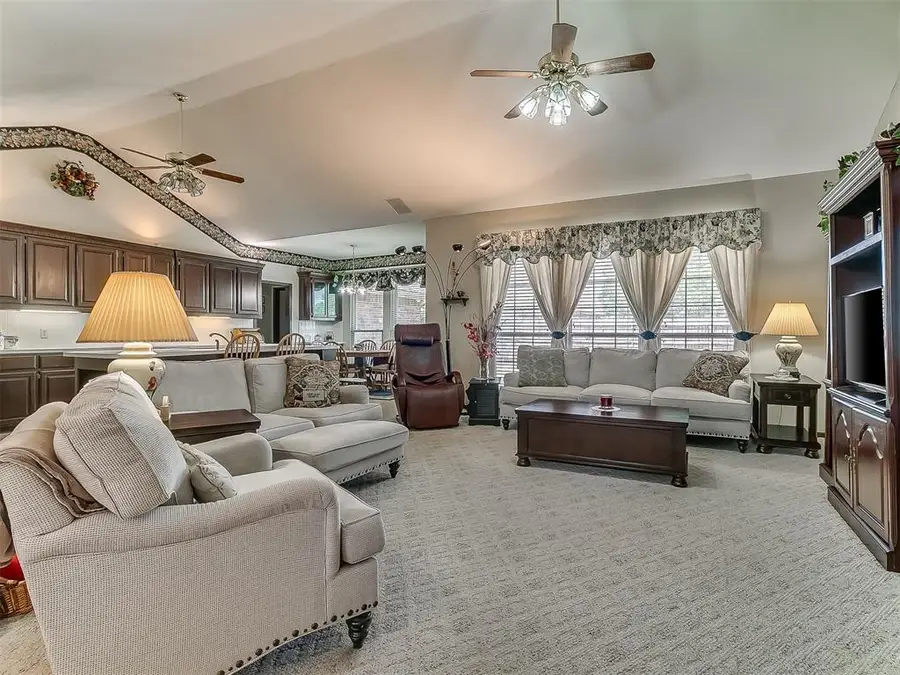 8621 NW 116th Street, Oklahoma City, OK 73162 - #3