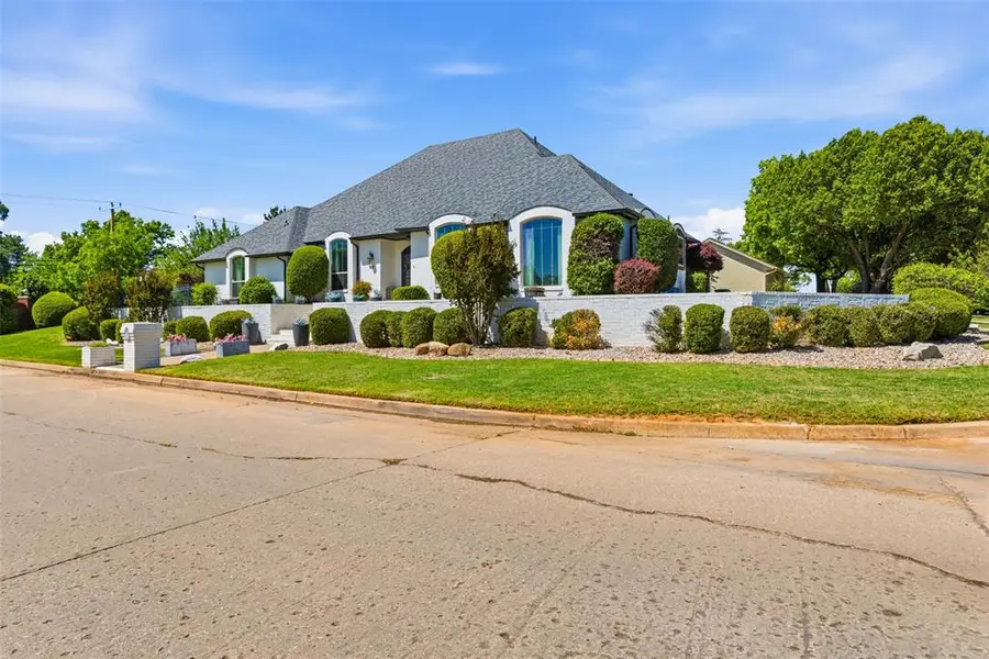 921 Gleneagles Drive, Edmond, OK 73013 - #3