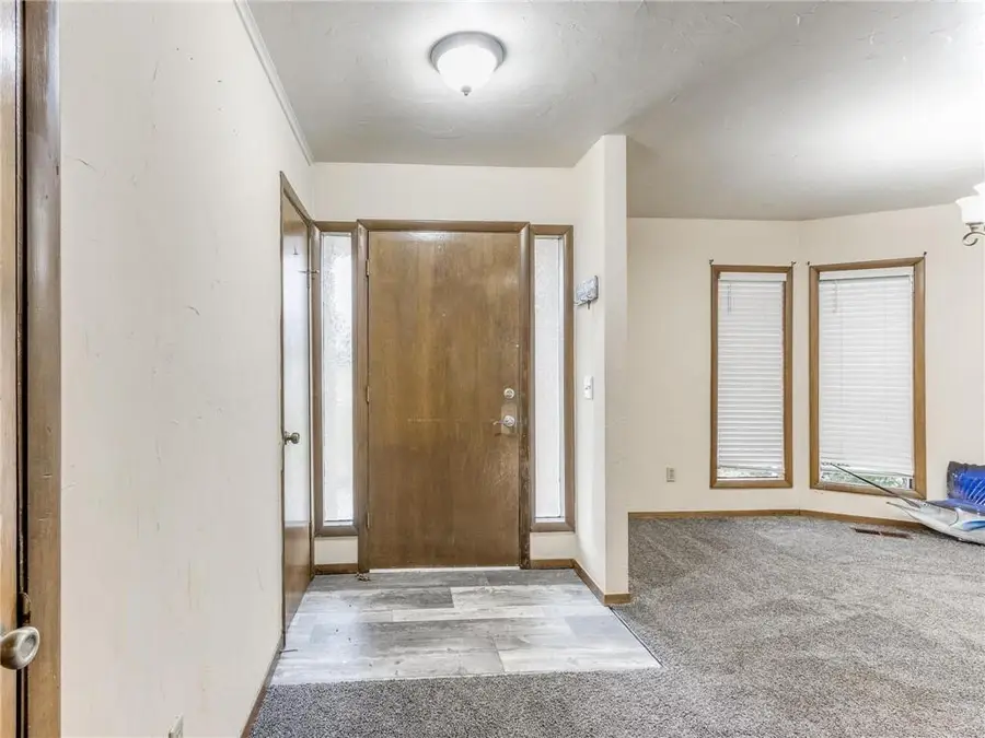 108 Saint Charles Place, Chickasha, OK 73018 - #2