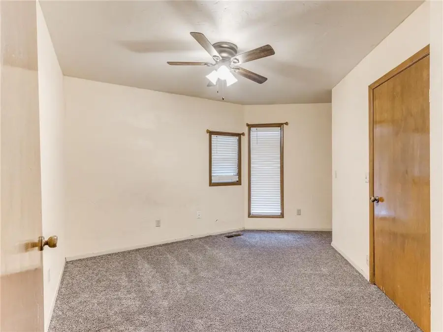 108 Saint Charles Place, Chickasha, OK 73018 - #3