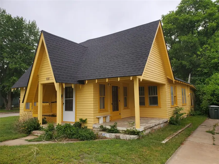 101 E 8th Street, Edmond, OK 73034 - #2