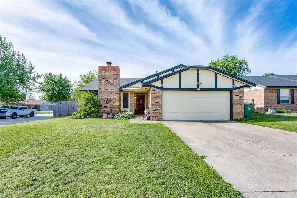 932 Hampton Circle, Yukon, OK 73099 - #1