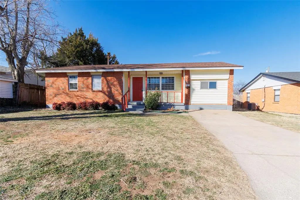 205 Oak Street, Elgin, OK 73538 - #1