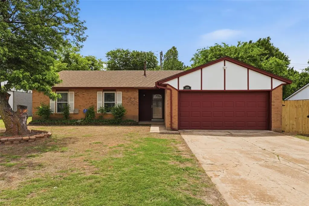 1604 NE 4th Street, Moore, OK 73160 - #1