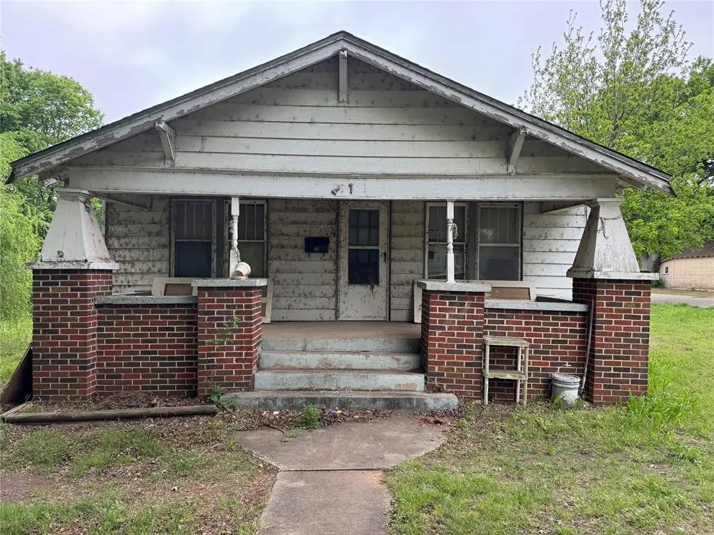 201 S 12th Street, Tonkawa, OK 74653 - #1