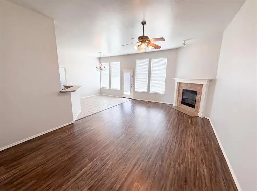 613 Applewood Street, Moore, OK 73160 - #3