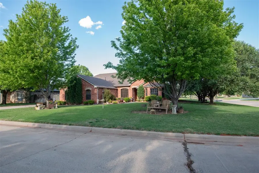 200 Foxridge, Elk City, OK 73644 - #3