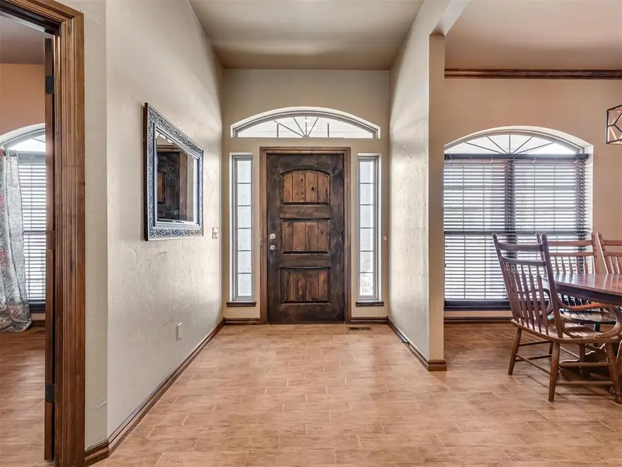 327 N Ash Street, Crescent, OK 73028 - #2