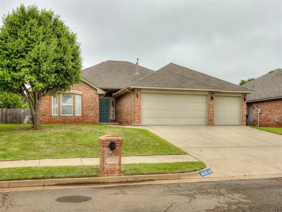 13928 Hunter Jackson Drive, Yukon, OK 73099 - #2