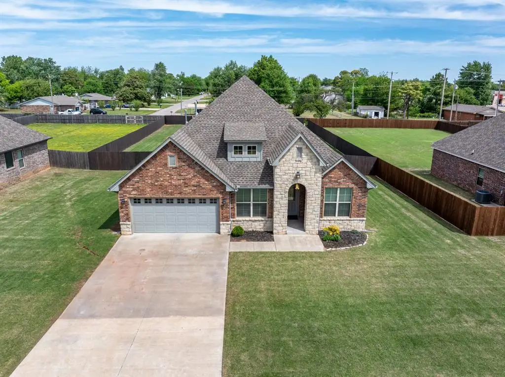 9 Southpointe Avenue, Tuttle, OK 73089 - #1