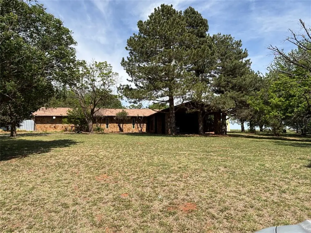 10296 N 2310 Road, Clinton, OK 73601 - #1