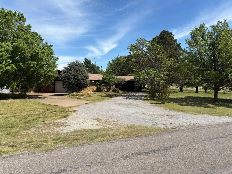 10296 N 2310 Road, Clinton, OK 73601 - #3