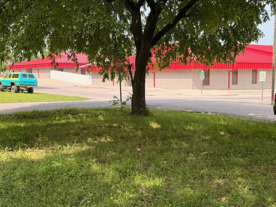 509 E Chickasaw Street, Wynnewood, OK 73098 - #3