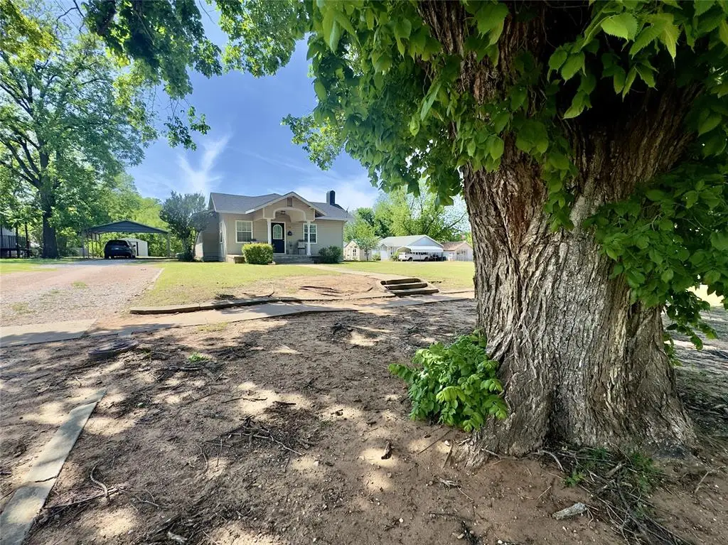 513 N Okla Avenue, Mangum, OK 73554 - #1