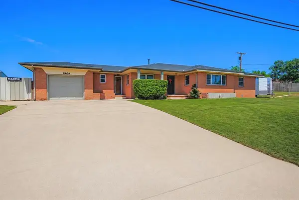 1909 W Modelle Avenue, Clinton, OK 73601