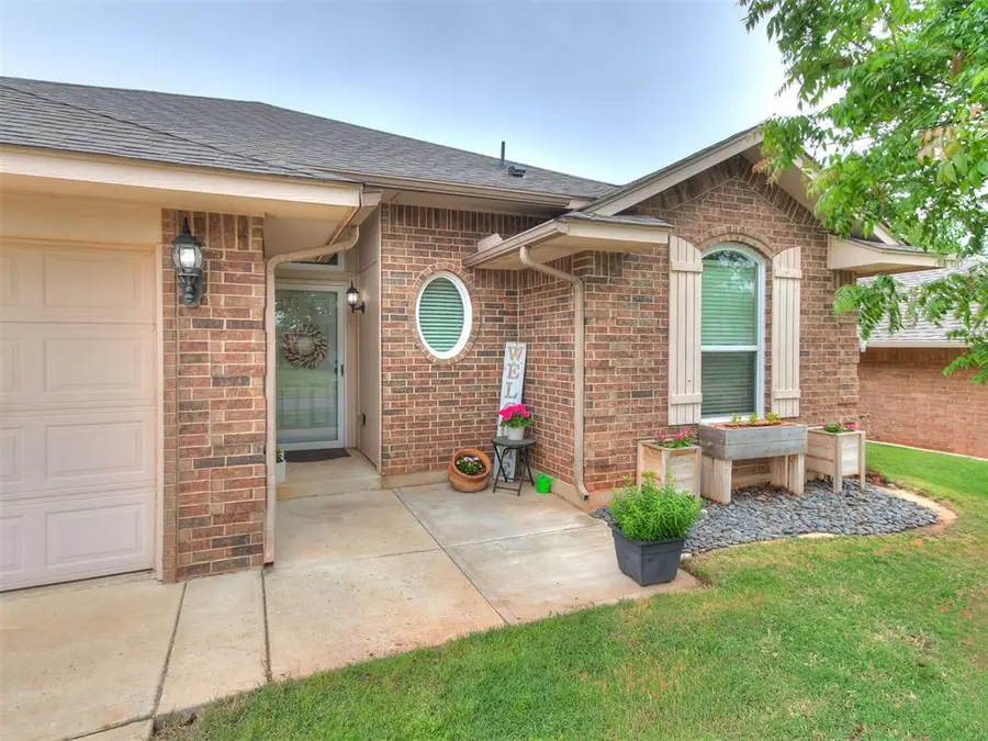 10813 Turtlewood Drive, Midwest City, OK 73130 - #2