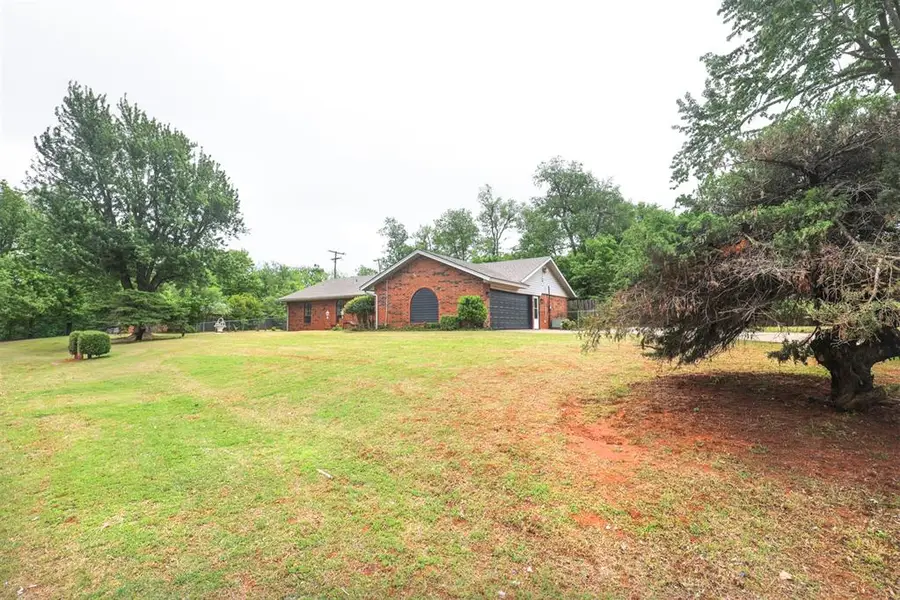 1814 E Sherwood Terrace, Mustang, OK 73064 - #3