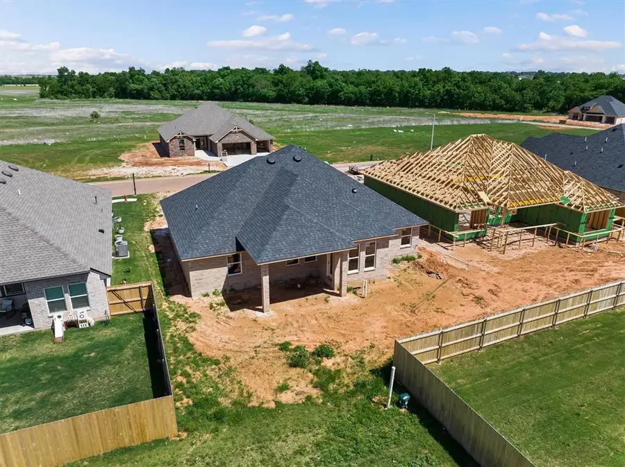 5009 Vine Cliff Road, Mustang, OK 73064 - #2