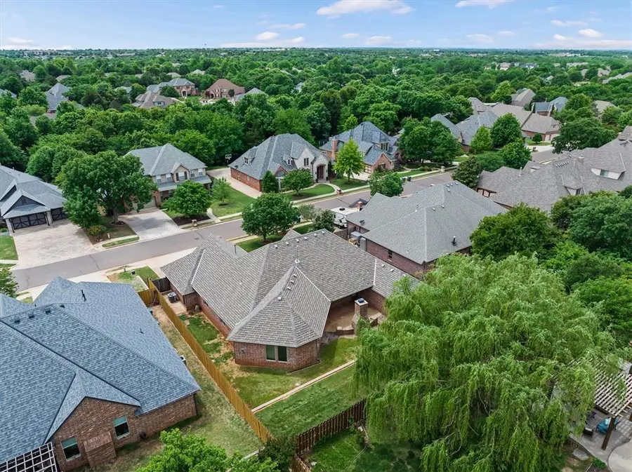525 Celtic Court, Edmond, OK 73025 - #2