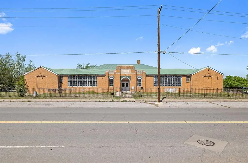 100 E Foreman Street, El Reno, OK 73036 - #1