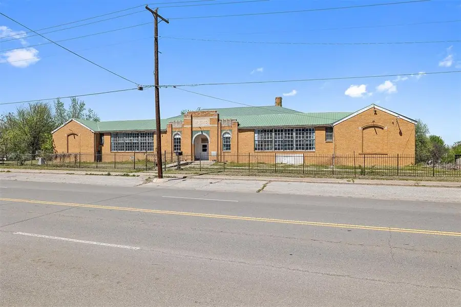 100 E Foreman Street, El Reno, OK 73036 - #2