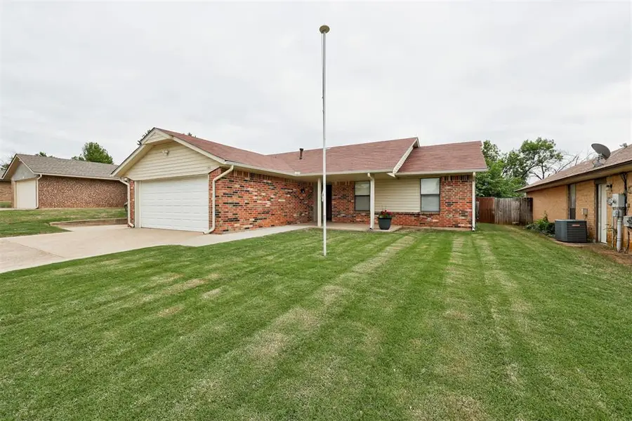 140 Oak Tree Lane, Midwest City, OK 73130 - #3