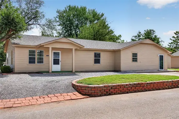 1222 W Broadway Avenue, Elk City, OK 73644