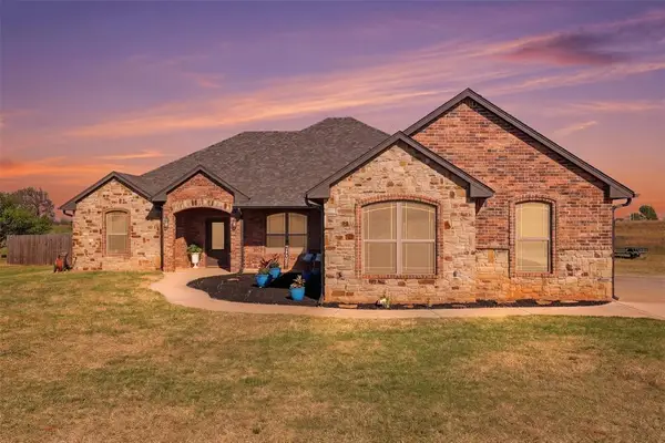 104 E Cool Springs Road, Rush Springs, OK 73082