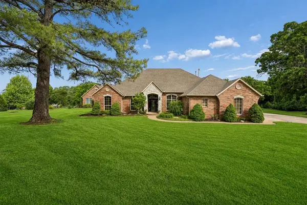 16317 Roserock Circle, Choctaw, OK 73020
