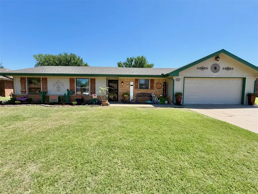 2112 Lynn Lane, Weatherford, OK 73096 - #2
