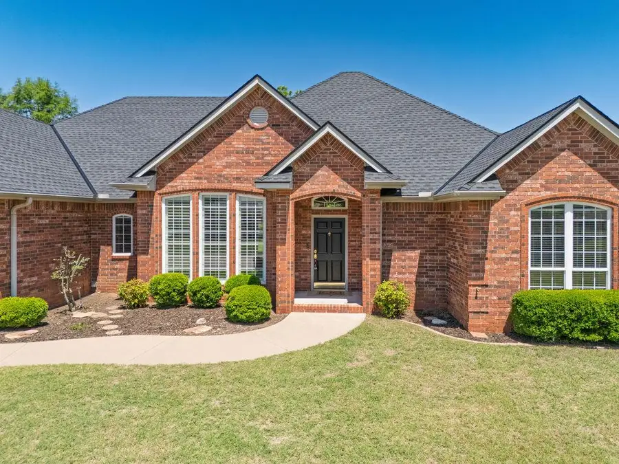 1402 Nottingham Place, Shawnee, OK 74804 - #2