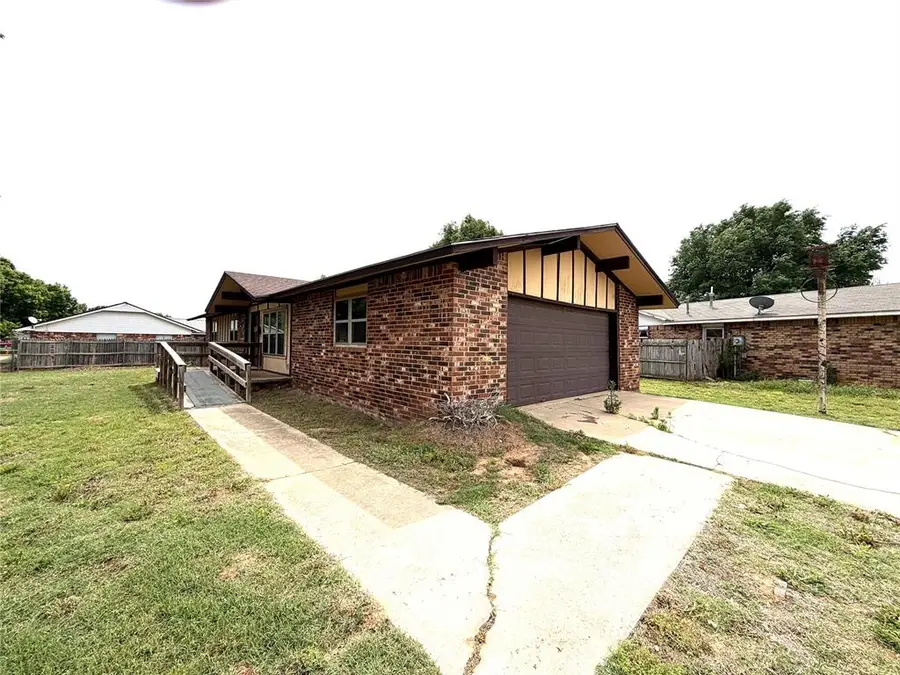 1319 Manchester Drive, Anadarko, OK 73005 - #2
