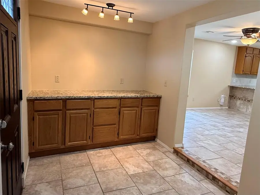 711 S Randall Avenue, Elk City, OK 73644 - #2