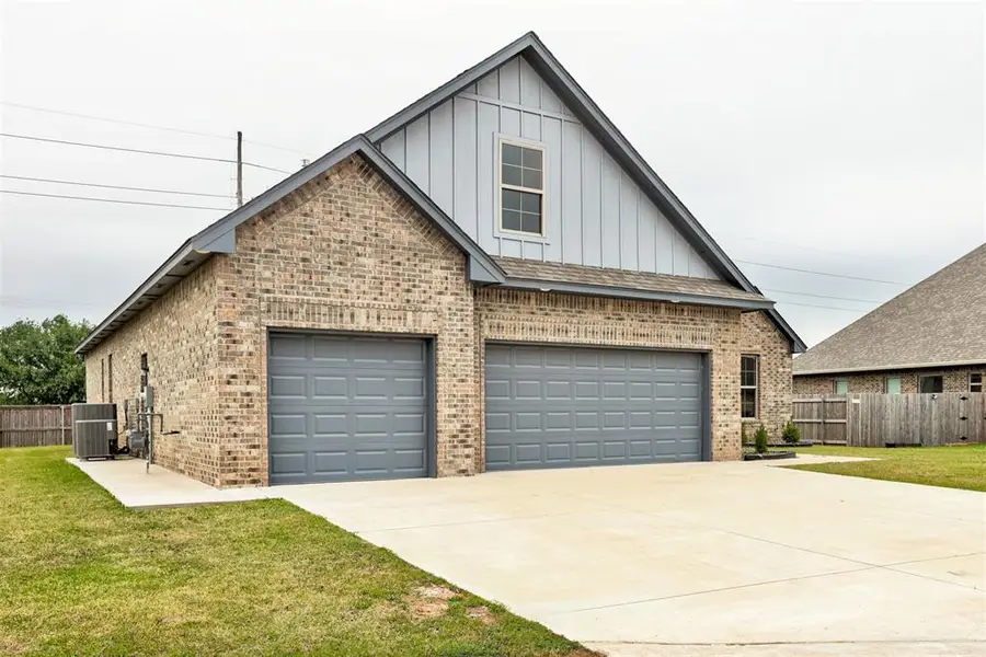 4204 Chesterfield Place, Oklahoma City, OK 73179 - #3