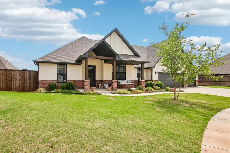 2208 W Earl Drive, Mustang, OK 73064 - #2