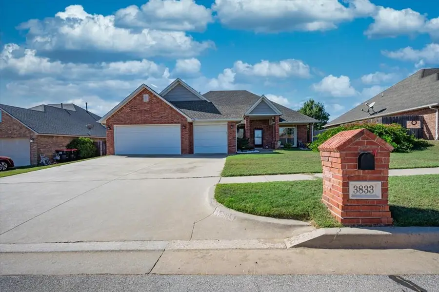 3833 Dove Avenue, Harrah, OK 73045 - #2