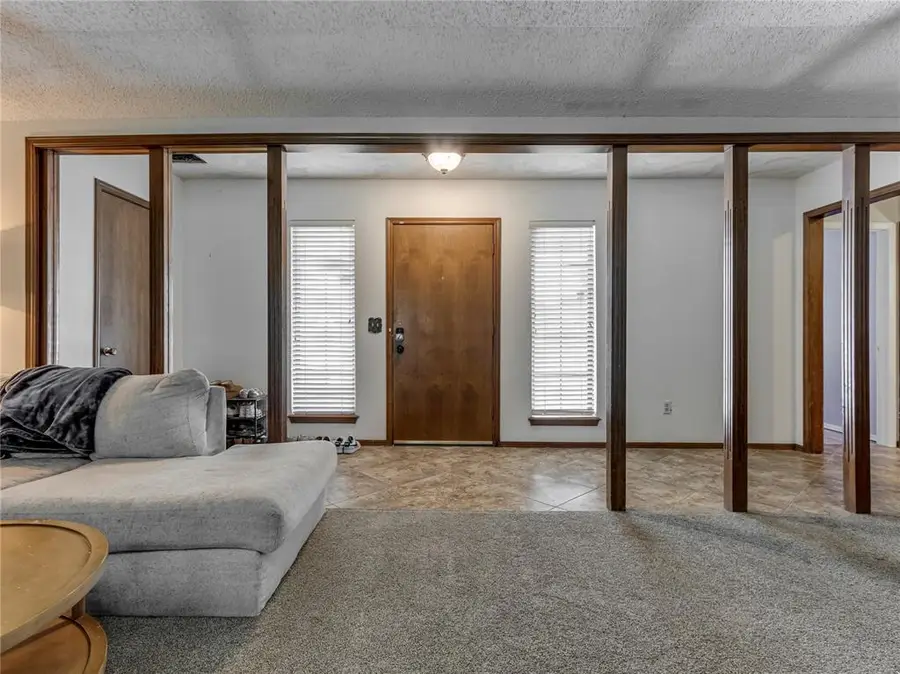 32 Corona Drive, Oklahoma City, OK 73149 - #3