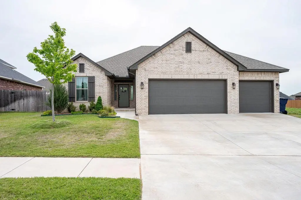 4604 Bermuda Drive, Mustang, OK 73064 - #1