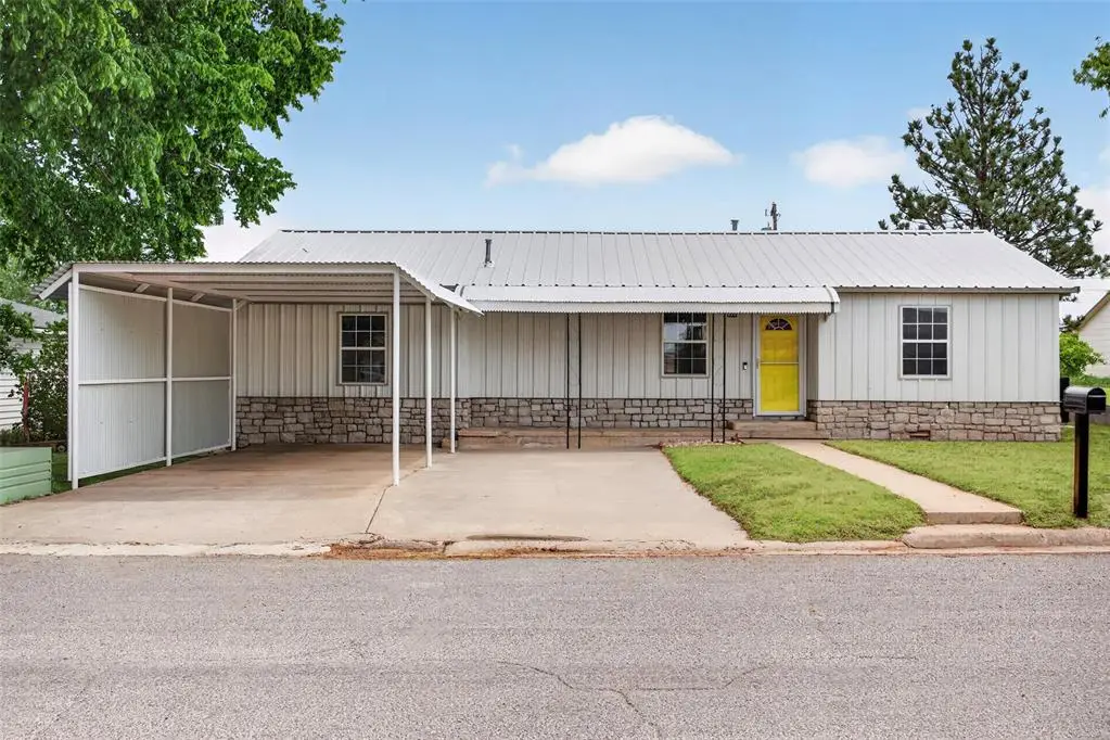 208 N Summer Street, Shattuck, OK 73858 - #1